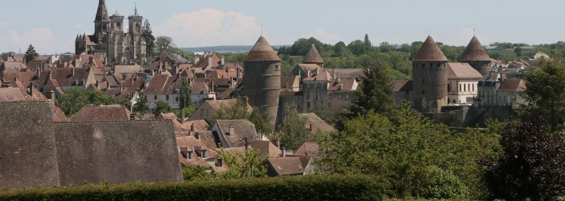  Semur-en-Auxois, France