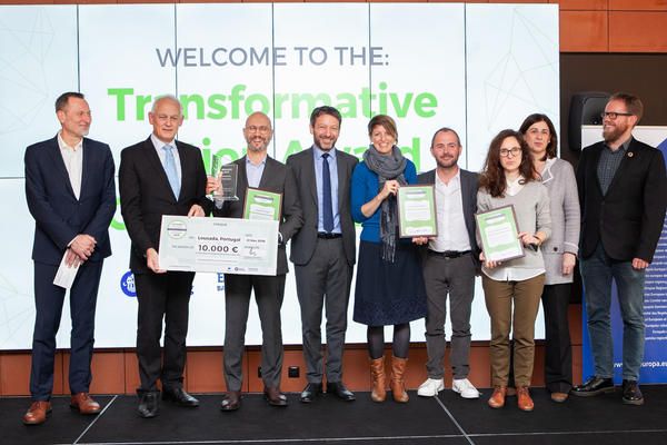 Representatives from Lousada (PT) accepting the 2019 Transformative Action Award prize money