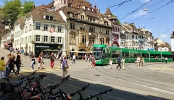 Collective passenger transport