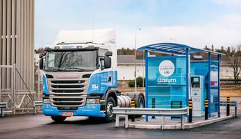 Heavy duty vehicles in Turku filling their tanks