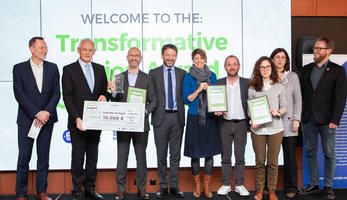 Representatives from Lousada (PT) accepting the 2019 Transformative Action Award prize money